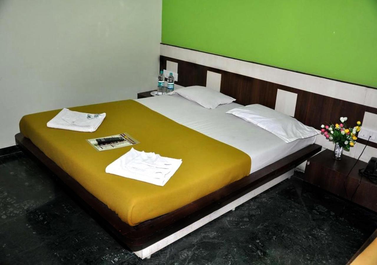 שירדי Hotel Three G מראה חיצוני תמונה